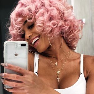 Meet your Posher, Destiny